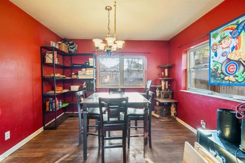 Tiny photo for 614 S Courtland Avenue, Kokomo, IN 46901 (MLS # 202541360)