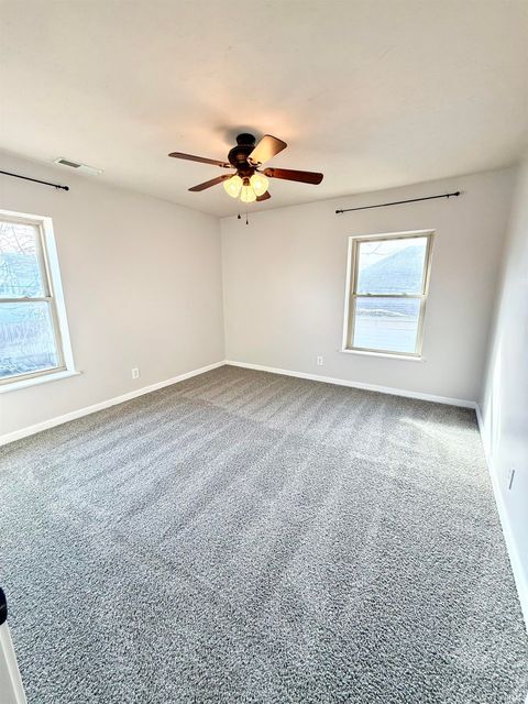 Tiny photo for 614 S Courtland Avenue, Kokomo, IN 46901 (MLS # 202541360)