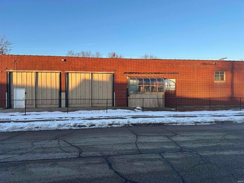 Photo of 1200 W 6Th Street, Mishawaka, IN 46544 (MLS # 202549087)