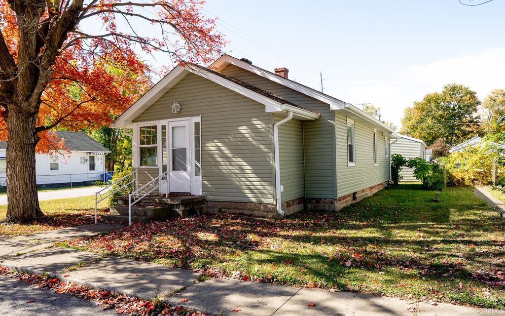 Photo for 123 S Calumet St, Kokomo, IN 46901 (MLS # 202542902)