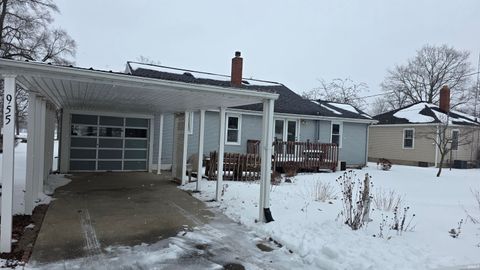 Tiny photo for 955 E 9th Street, Rochester, IN 46975 (MLS # 202603642)