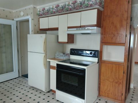 Tiny photo for 955 E 9th Street, Rochester, IN 46975 (MLS # 202603642)