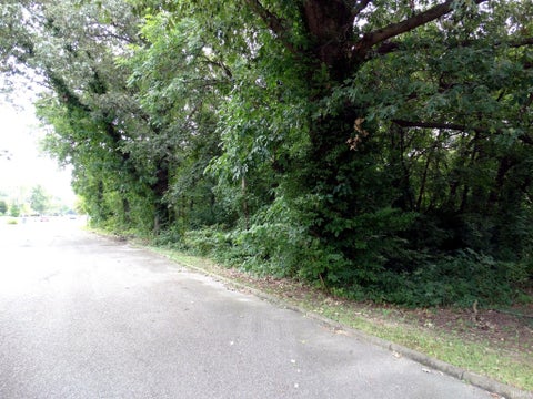 Tiny photo for 3901 3907 3913 Frisse Avenue, Evansville, IN 47714 (MLS # 202634995)