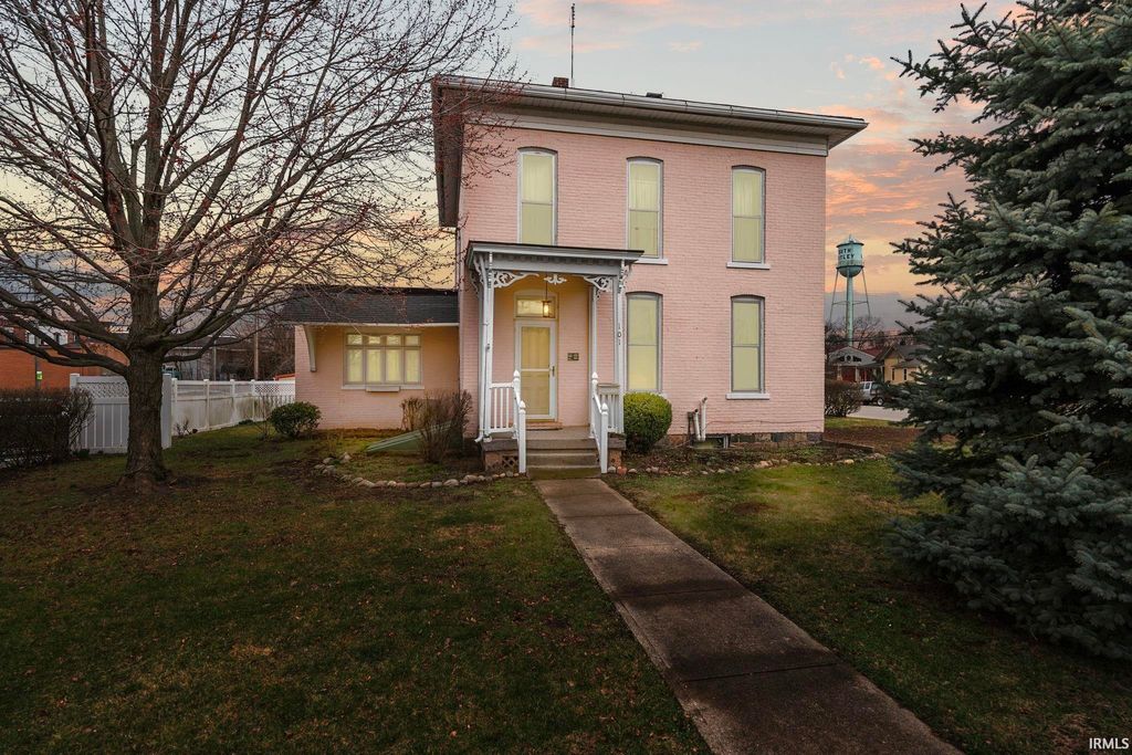 Photo of 101 S Maple Street, South Whitley, IN 46787 (MLS # 202537955)