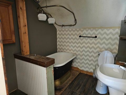 Tiny photo for 415 W 15th Street, Auburn, IN 46706 (MLS # 202536259)