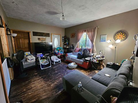 Tiny photo for 415 W 15th Street, Auburn, IN 46706 (MLS # 202536259)