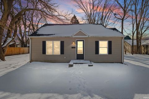 Tiny photo for 1909 King Street, Lafayette, IN 47905 (MLS # 202602887)