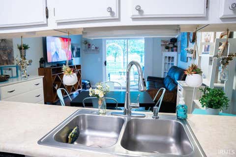 Tiny photo for 2819 S Rockford Court, Kokomo, IN 46902 (MLS # 202632533)