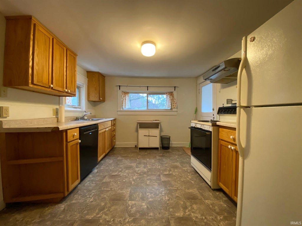 Photo of 713 N Lincoln Street, Bloomington, IN 47403 (MLS # 202642298)