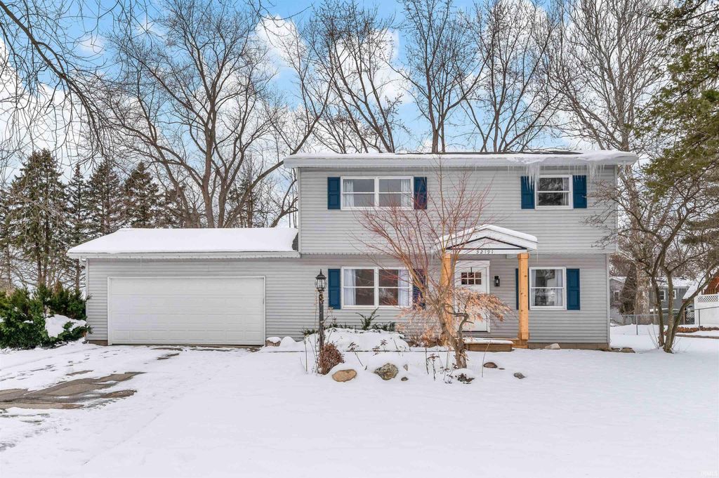 Photo of 52191 Carriage Hills Drive, South Bend, IN 46635 (MLS # 202606067)