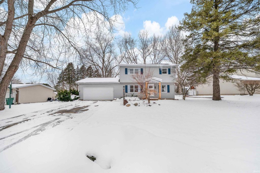 Photo of 52191 Carriage Hills Drive, South Bend, IN 46635 (MLS # 202606067)