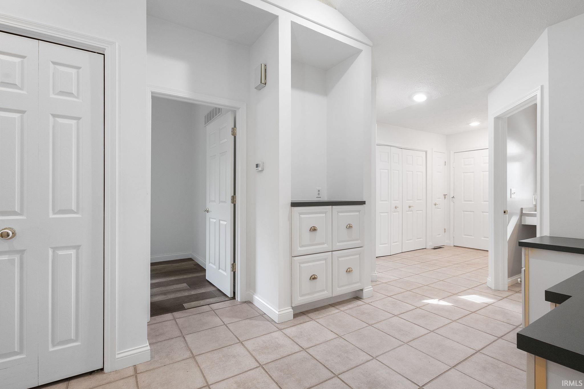 Elkhart, Indiana 46514, United States, 3 Bedrooms Bedrooms, ,3 BathroomsBathrooms,Residential,Active,183304