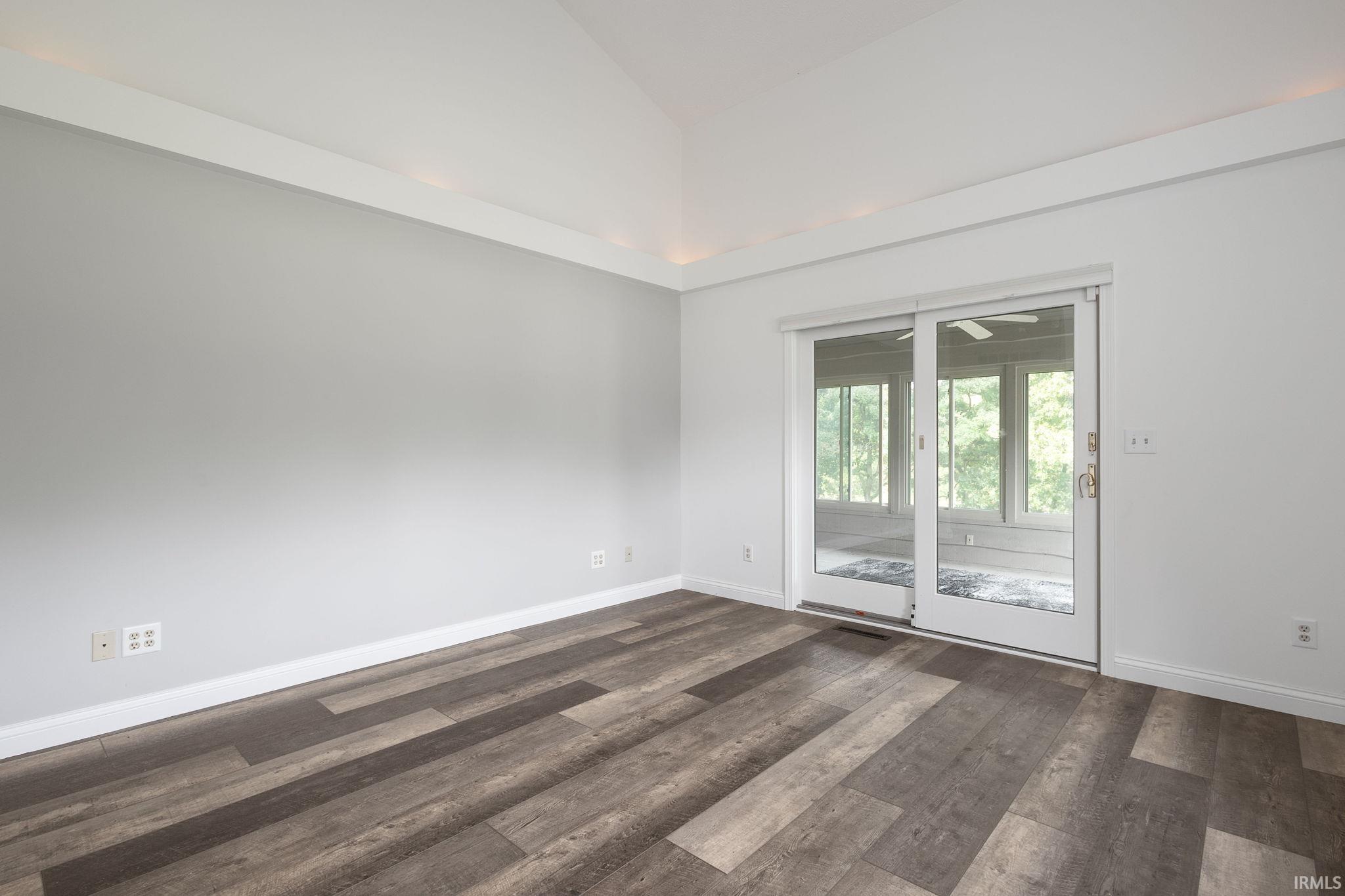 Elkhart, Indiana 46514, United States, 3 Bedrooms Bedrooms, ,3 BathroomsBathrooms,Residential,Active,183304