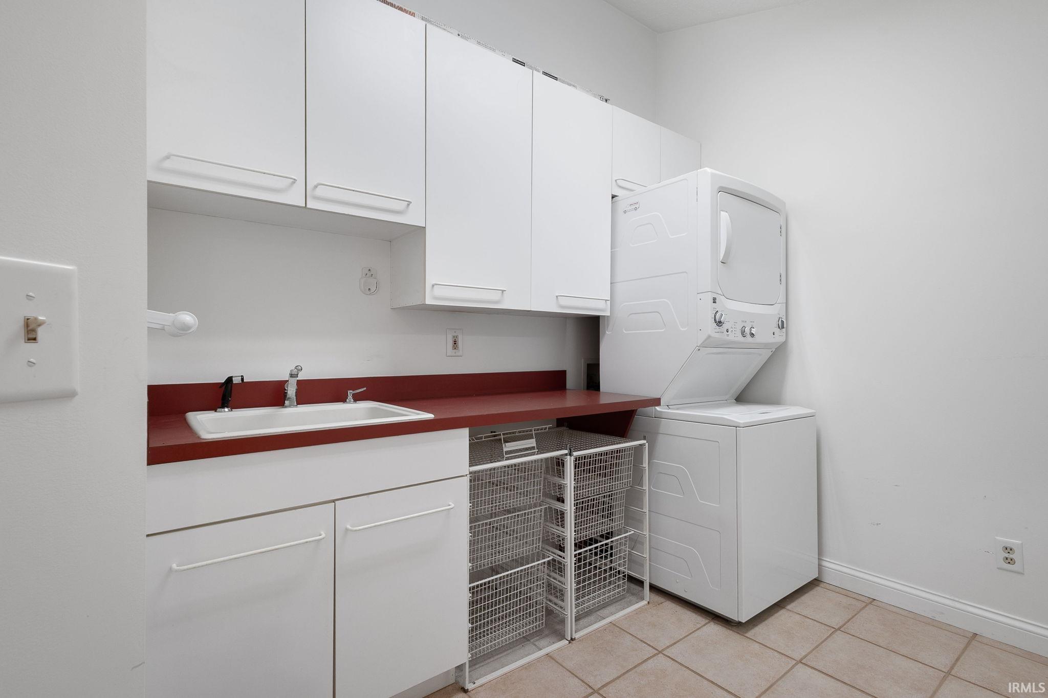 Elkhart, Indiana 46514, United States, 3 Bedrooms Bedrooms, ,3 BathroomsBathrooms,Residential,Active,183304