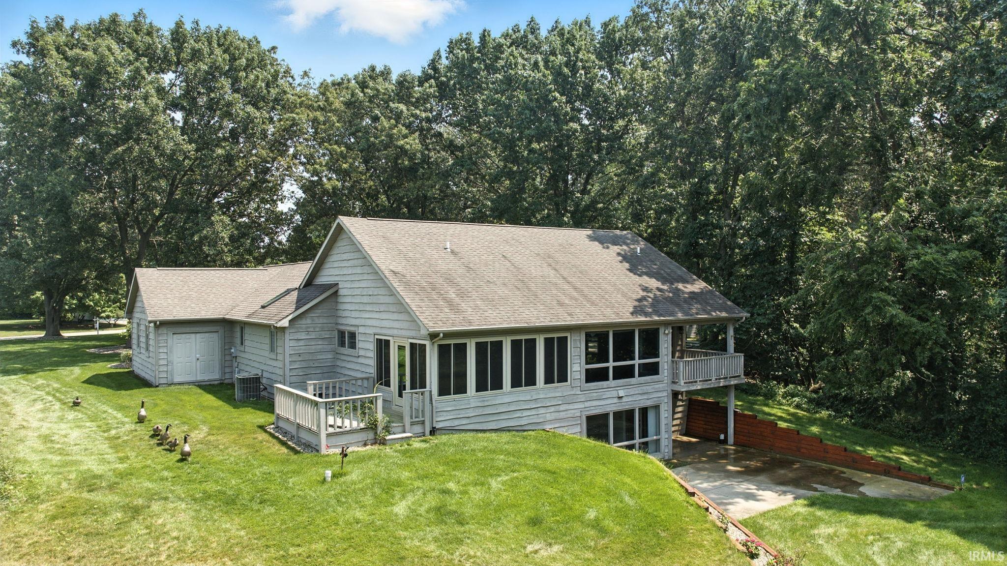 Elkhart, Indiana 46514, United States, 3 Bedrooms Bedrooms, ,3 BathroomsBathrooms,Residential,Active,183304