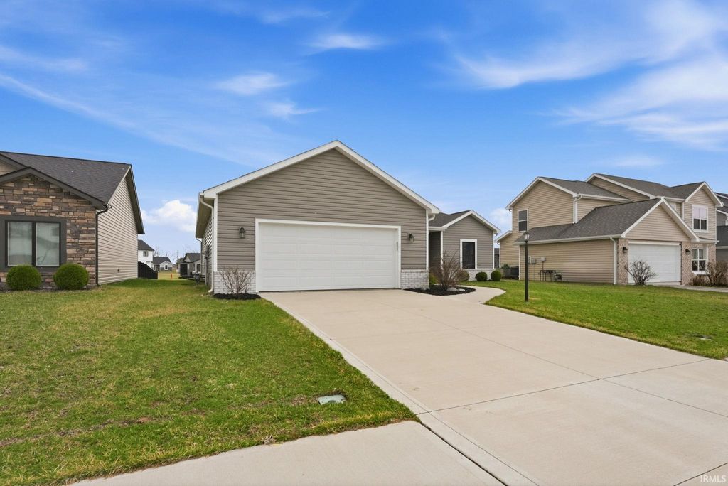 Photo of 17304 Hummelsone Run, Huntertown, IN 46748 (MLS # 202608774)