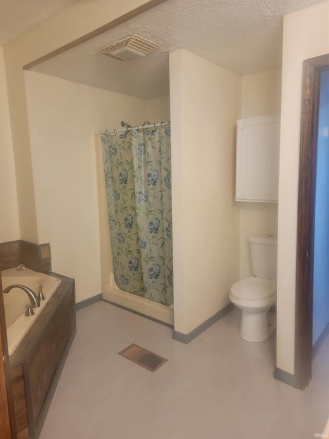 Tiny photo for 705 N Riverside Drive, Winamac, IN 46996 (MLS # 202630283)