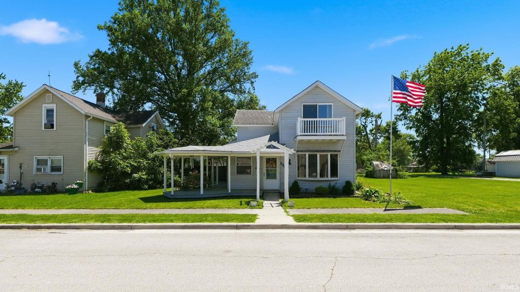 Photo of 98 W Washington ST, Poneto, IN 46781 (MLS # 202621351)