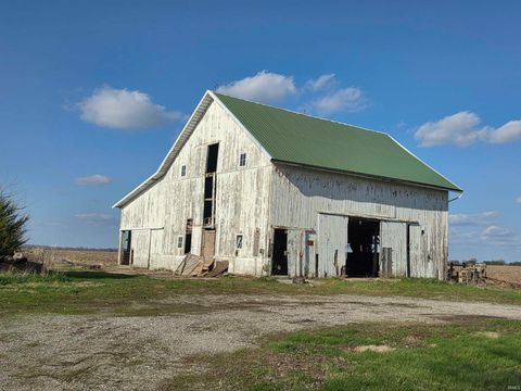 Tiny photo for 6105 E State Road 18, Galveston, IN 46932 (MLS # 202611551)