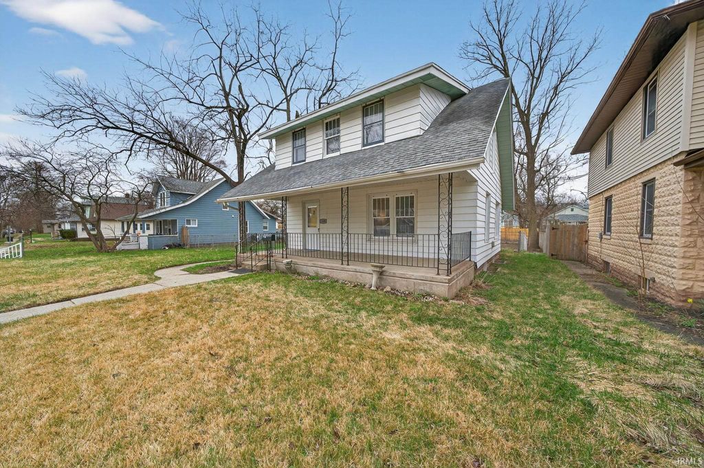 Photo of 1640 E Bowman Street, South Bend, IN 46613 (MLS # 202609811)