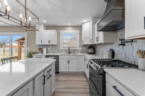 Tiny photo for 106 FREEDOM Court, Kokomo, IN 46902 (MLS # 202606763)