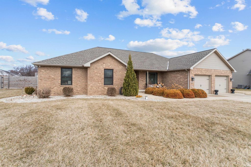 Photo of 106 FREEDOM Court, Kokomo, IN 46902 (MLS # 202606763)
