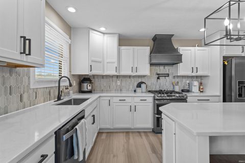 Tiny photo for 106 FREEDOM Court, Kokomo, IN 46902 (MLS # 202606763)