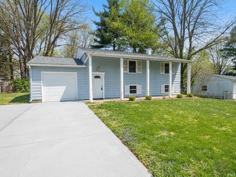 Photo of 306 S Cedar Drive, Ellettsville, IN 47429 (MLS # 202611745)