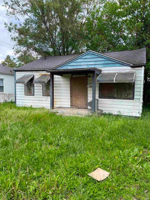 Photo of 2908 Central Avenue, Anderson, IN 46016 (MLS # 202628021)