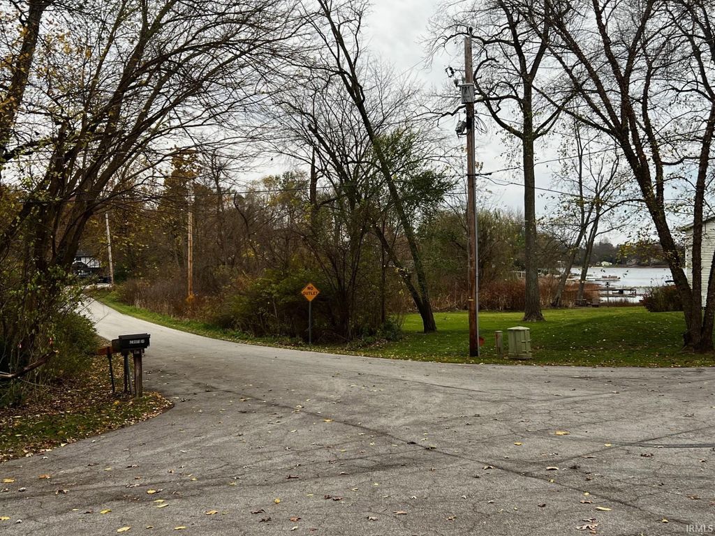 Photo of 25849 Kenwood Drive, South Bend, IN 46628 (MLS # 202604424)