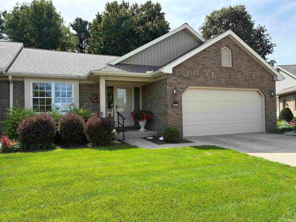 Photo of 1428 Hampton Circle, Goshen, IN 46526 (MLS # 202637829)