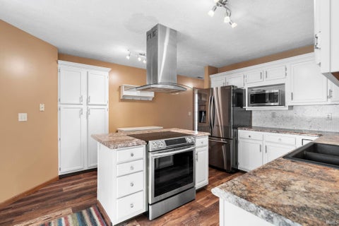 Tiny photo for 710 Bur Oak W Court, Lafayette, IN 47909 (MLS # 202636708)