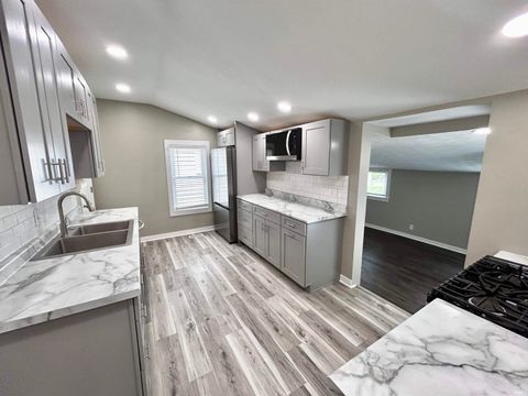 Tiny photo for 1808 Thompson Street, Lafayette, IN 47904 (MLS # 202535935)