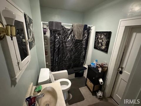 Tiny photo for 1714 S Twyckenham Drive, South Bend, IN 46613 (MLS # 202610559)