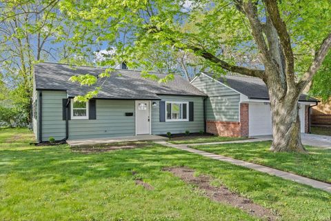 Photo of 2621 Underwood Street, Lafayette, IN 47904 (MLS # 202613905)