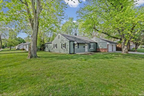 Tiny photo for 2621 Underwood Street, Lafayette, IN 47904 (MLS # 202613905)