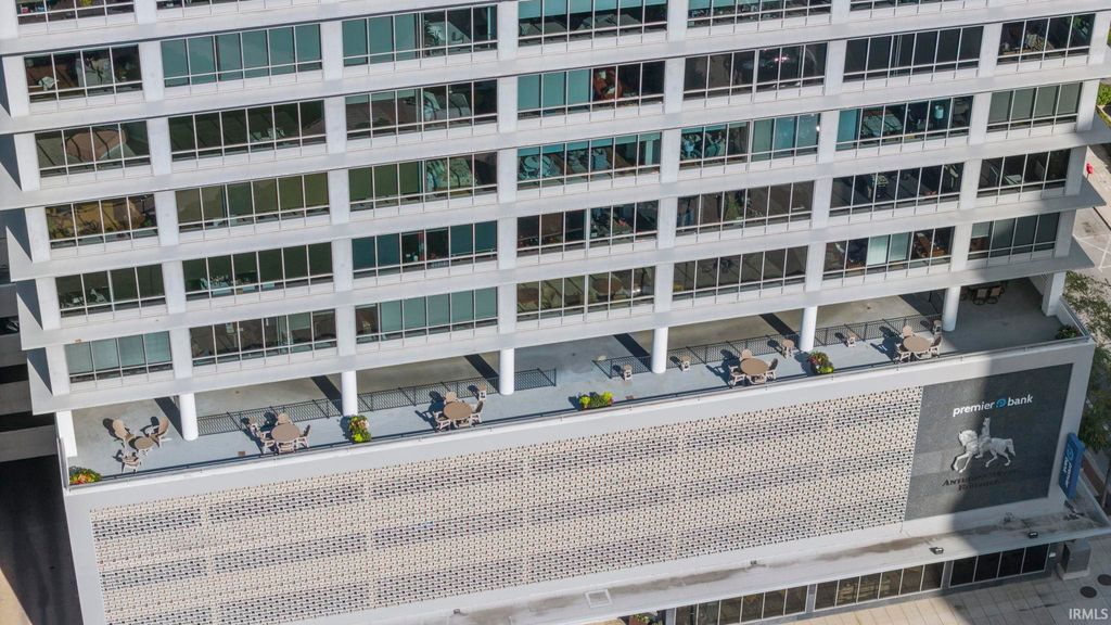 Photo of 203 E Berry Street #1507, Fort Wayne, IN 46802 (MLS # 202621588)