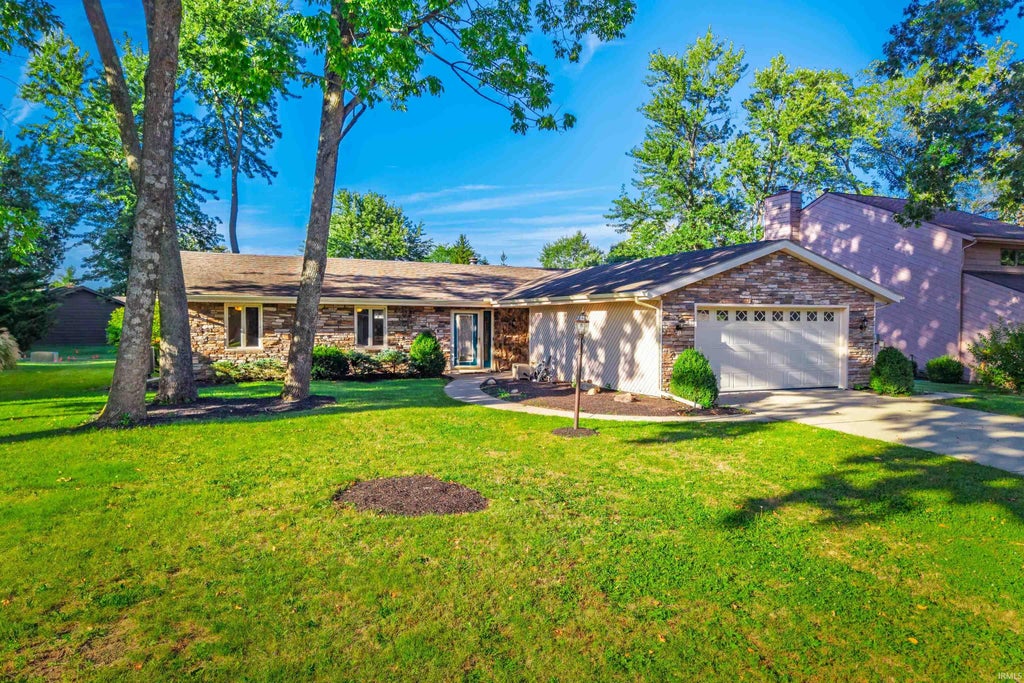 Photo of 4404 W Kings Row Street, Muncie, IN 47304 (MLS # 202639149)