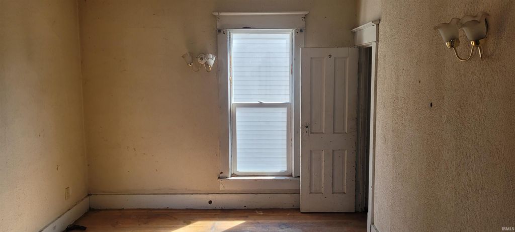 Photo of 1417 Union Street, Mishawaka, IN 46544 (MLS # 202610001)