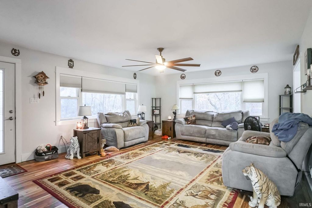 Photo of 55384 Hollywood Boulevard, South Bend, IN 46628 (MLS # 202547465)