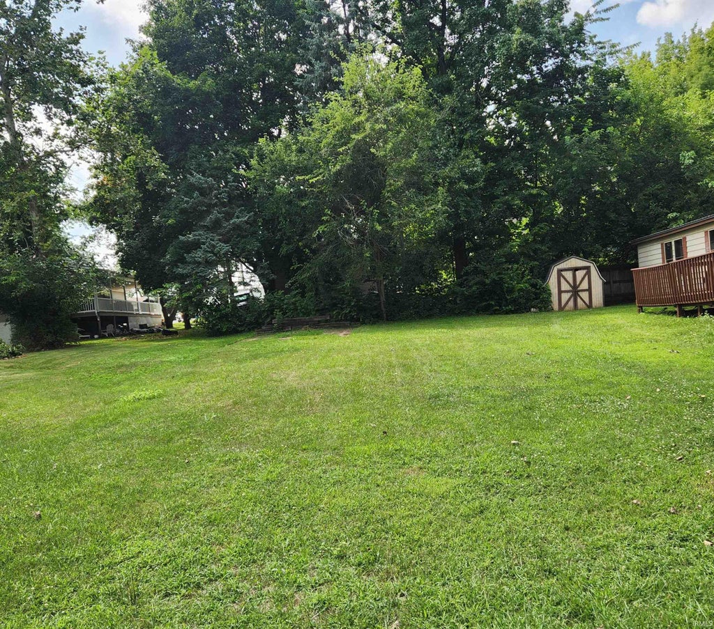 Photo of 9837 N Happiness Drive, Syracuse, IN 46567 (MLS # 202632356)