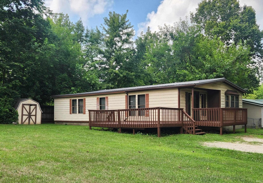 Photo of 9837 N Happiness Drive, Syracuse, IN 46567 (MLS # 202632356)