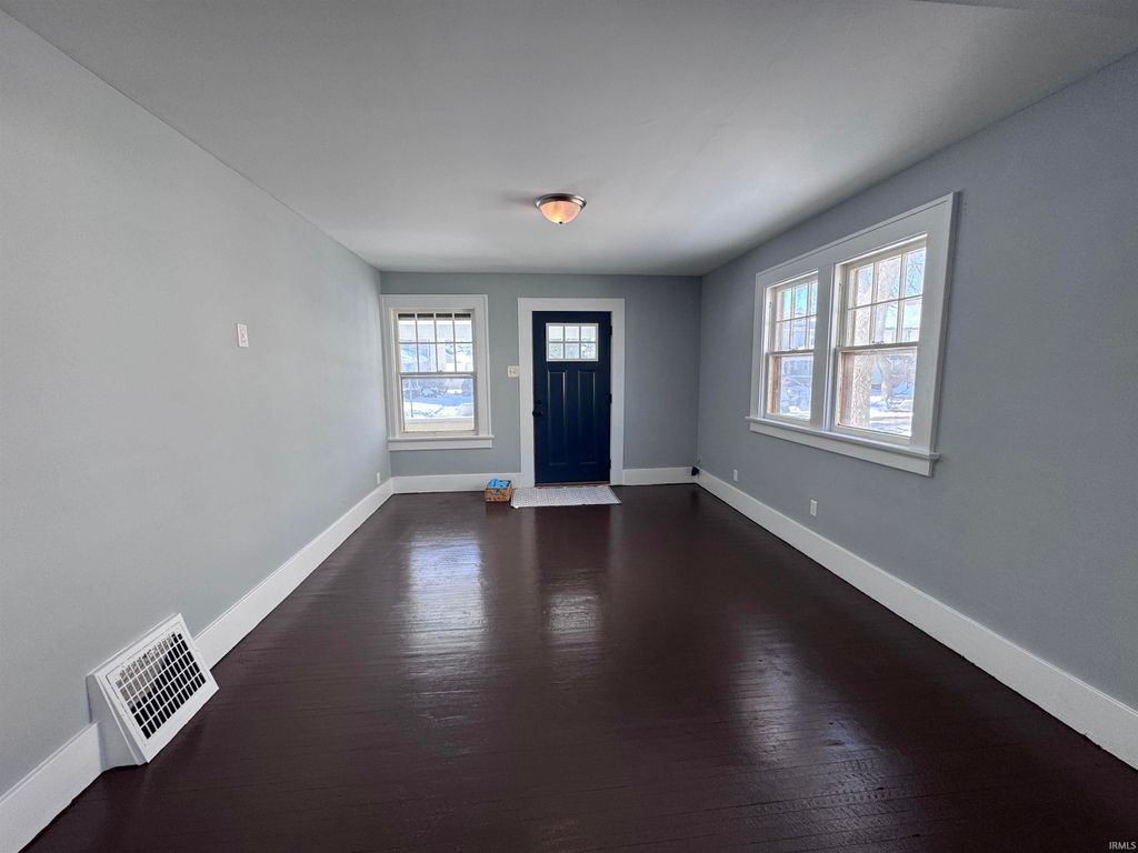 Photo of 1406 Pemberton Drive, Fort Wayne, IN 46805 (MLS # 202603254)