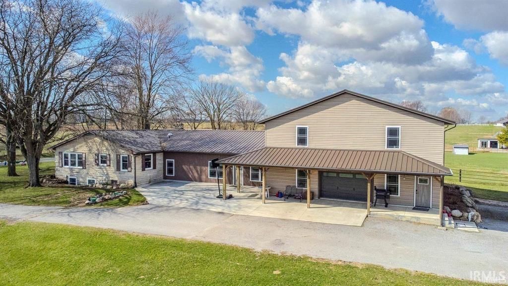 Photo of 2145 W 050, Lagrange, IN 46761 (MLS # 202616249)