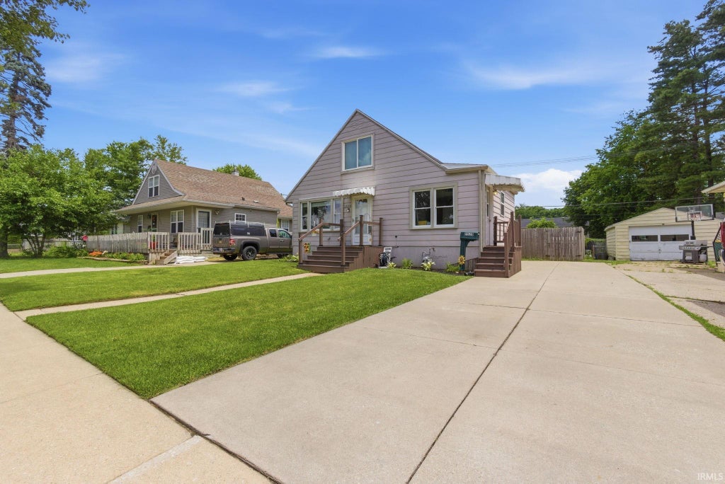 Photo of 2520 Normandy Drive, Mishawaka, IN 46545 (MLS # 202622808)