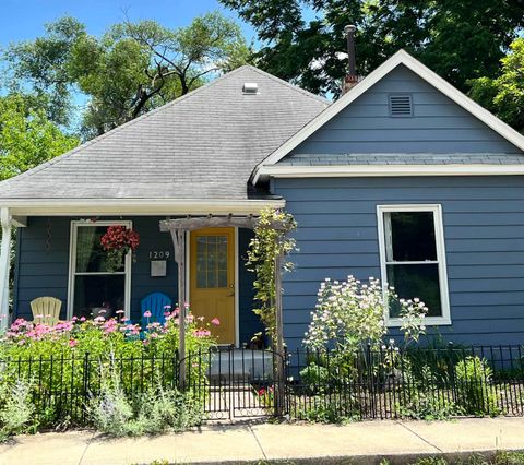 Photo of 1209 S Madison Street, Bloomington, IN 47403 (MLS # 202604541)