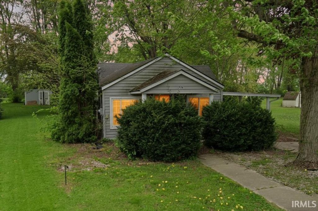 Photo of 1316 N factory Street, Fairmount, IN 46928 (MLS # 202543563)