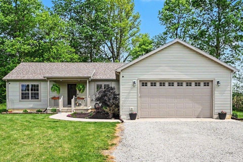 Photo of 595 S Paradise Drive, Rochester, IN 46975 (MLS # 202623958)