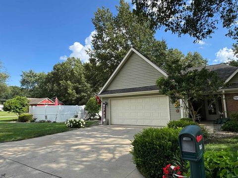 Tiny photo for 823 Frontier Drive, Rochester, IN 46975 (MLS # 202525332)