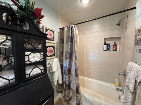 Tiny photo for 823 Frontier Drive, Rochester, IN 46975 (MLS # 202525332)